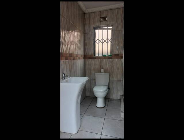 2 BEDROOM HOUSE FOR SALE IN PROTEA GLEN EXT